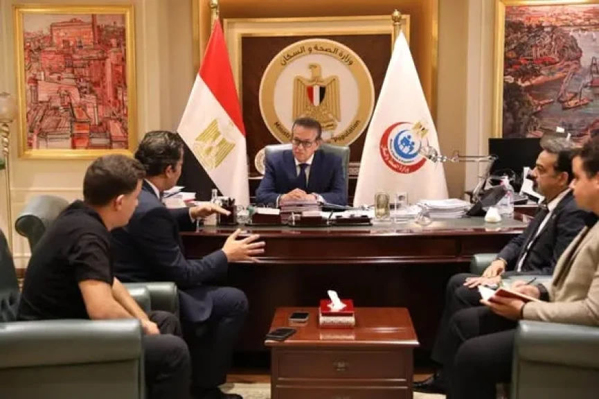 وزير الصحة يستقبل رئيس تحرير «بصراحة» والصحفي صاحب واقعة مستشفى 6 أكتوبر ويؤكد رفض أي تجاوزات بحق الإعلاميين