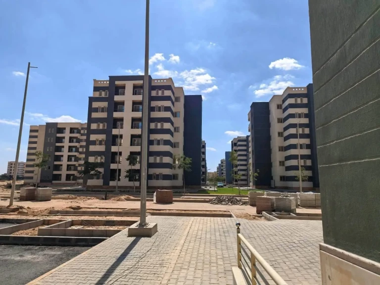 وزيرة الإسكان تتابع موقف تنفيذ المشروعات وملفات العمل بمدينة السادات