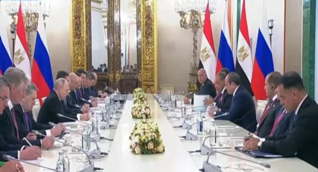 الرئيس السيسي يعقد جلسة مباحثات موسعة مع نظيره الروسي فلاديمير بوتين