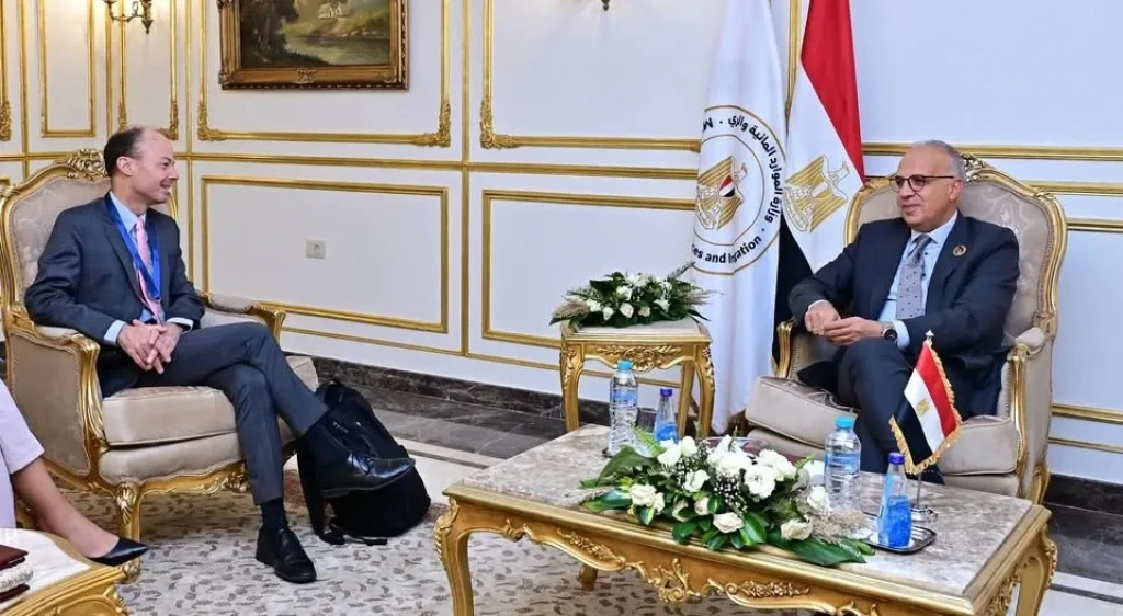 وزير الري يلتقي مدير قطاع المياه بالبنك الدولي