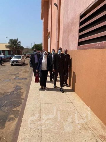 وزيرة الصحة تتفقد شحنة المساعدات الاغاثية من داخل مخازن وزارة الصحة السودانية.