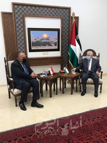 الرئيس الفلسطيني يستقبل وزير الخارجية سامح شكري بمقر الرئاسة الفلسطينية